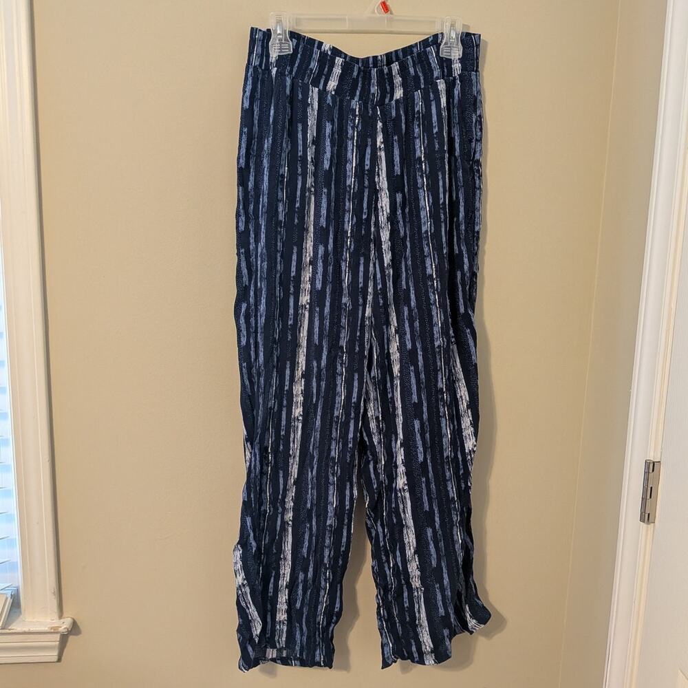 Three Dots Blue And White Geometric Pattern Pants